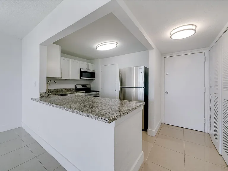 9001 SW 77th Ave #C803 — Photo 6