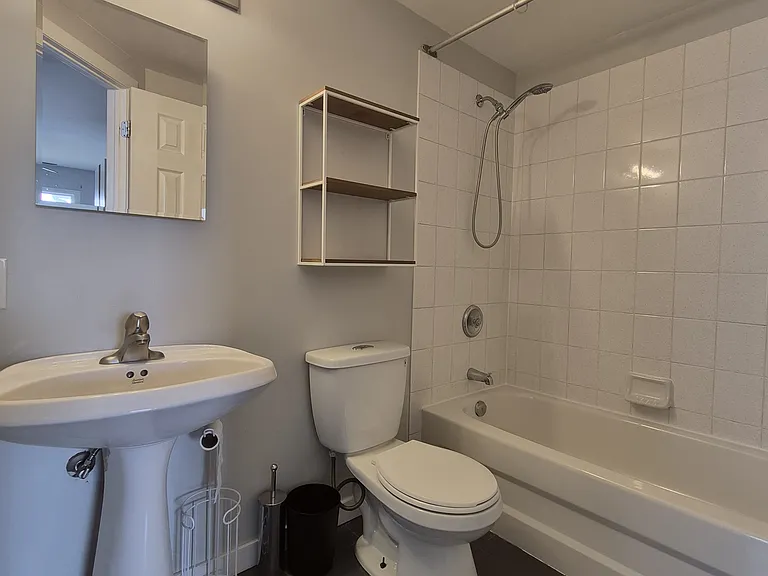 104 Mississaga St W #1 — Photo 8