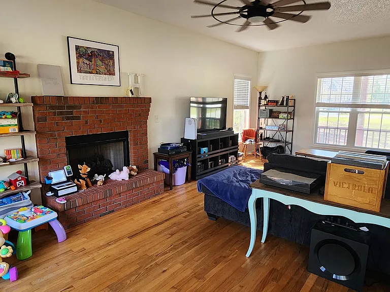 301 Meridian Way — Photo 12