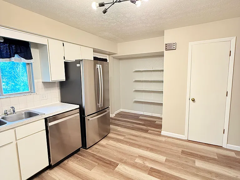 4272 Lorwood Dr — Photo 6