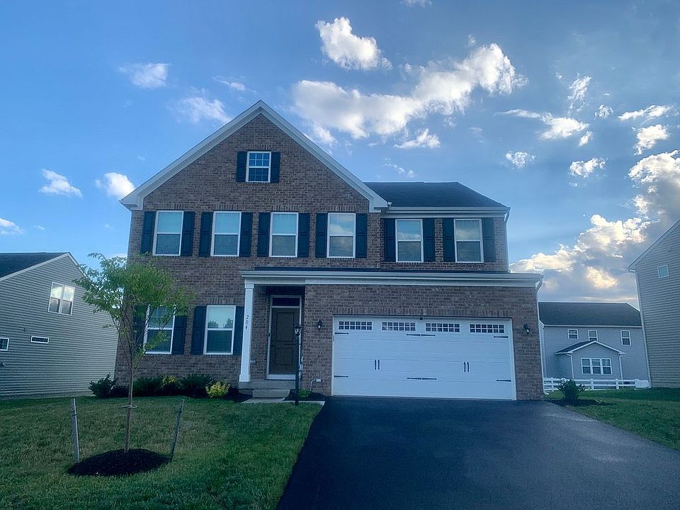 1st image of 204 Northumberland Dr