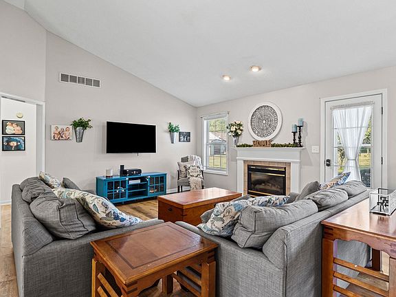 2nd image of 5008 Heritage Dr