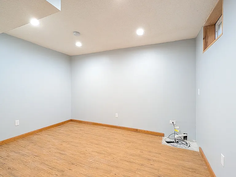16364 S Brentwood St — Photo 16