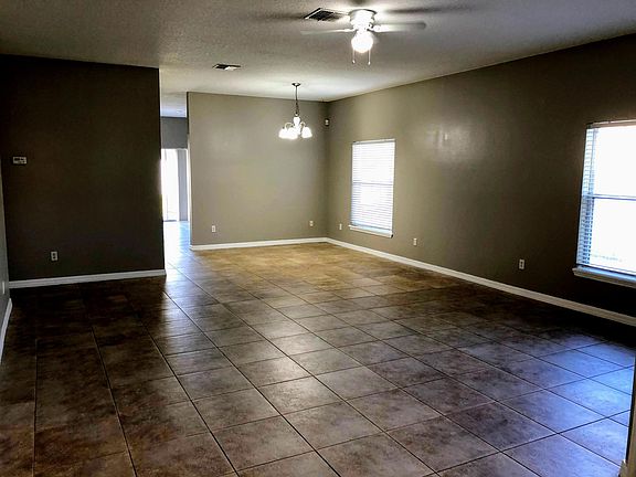 4th image of 2133 Great Falls Way