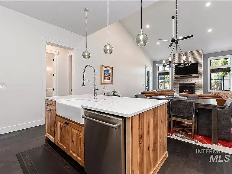 4194 W Lovegood Ln — Photo 11