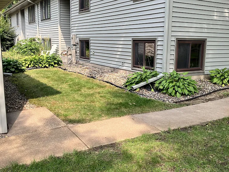 1386 Arden View Dr — Photo 2