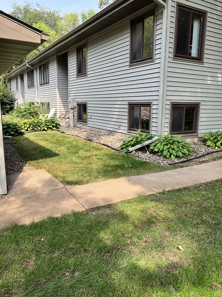 Photo 2 of 44 - 1386 Arden View Dr - Arden Hills, MN Building Photo - 1386 Arden View Dr