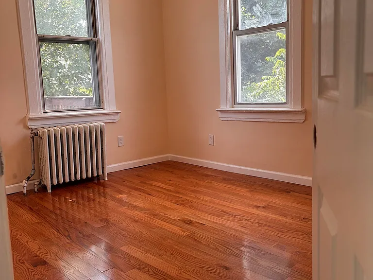 5208 Tonnelle Ave — Photo 10