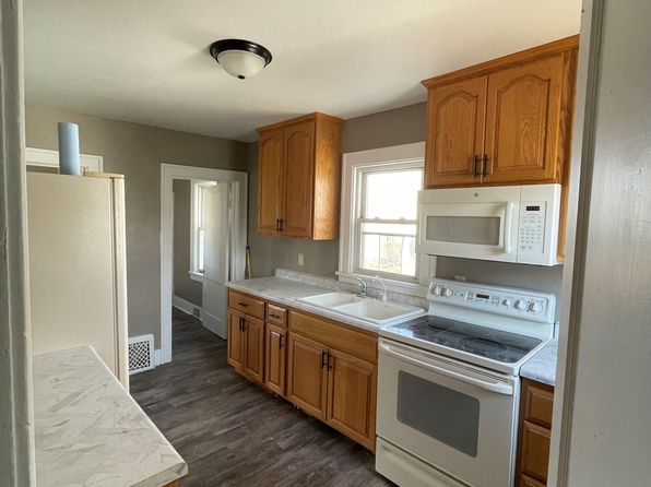 129 2nd St NE