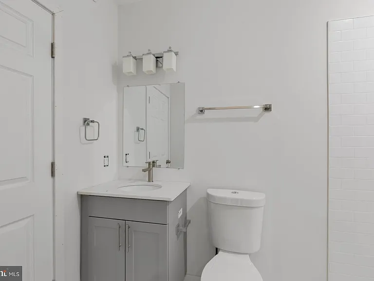 223 S 45th St #1R — Photo 25