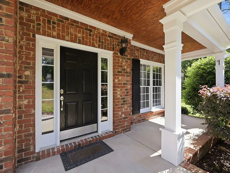 6 Bramerton Ct — Photo 2