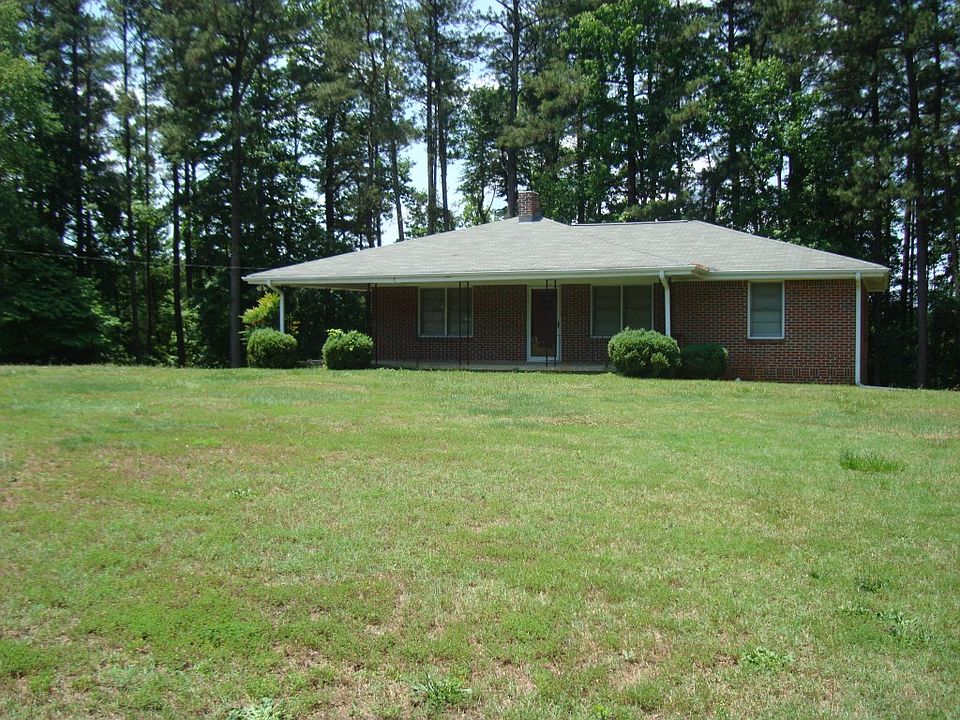 2nd image of 1221 Oak Rd