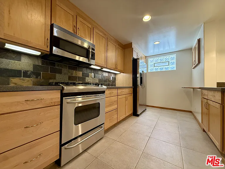 11946 Dorothy St #10 — Photo 9