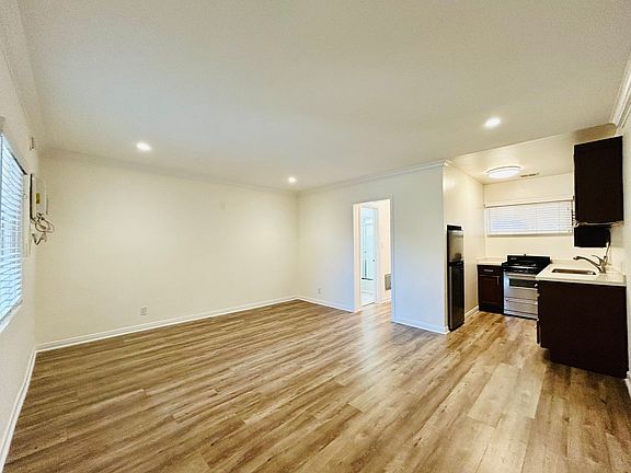 5th image of 10860 Venice Blvd APT 20