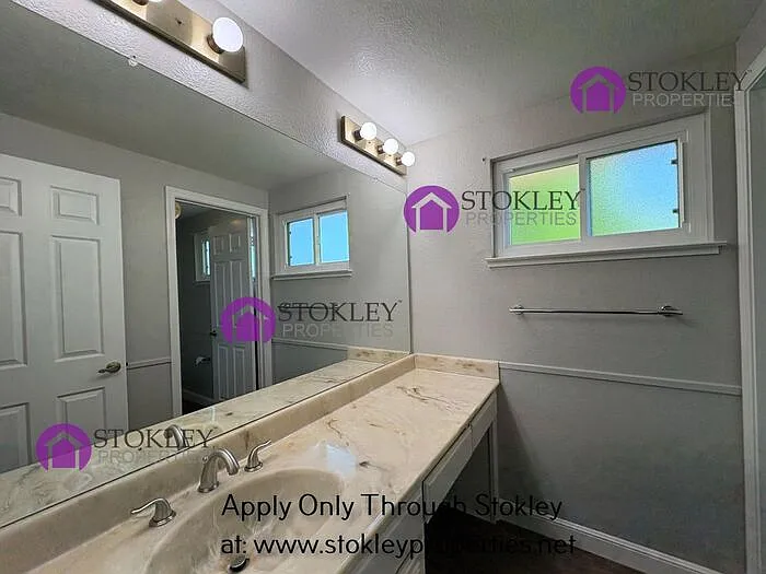 2397 Lake Meadow Cir — Photo 41