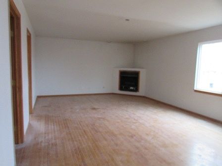 5th image of 15925 Loomis Ave