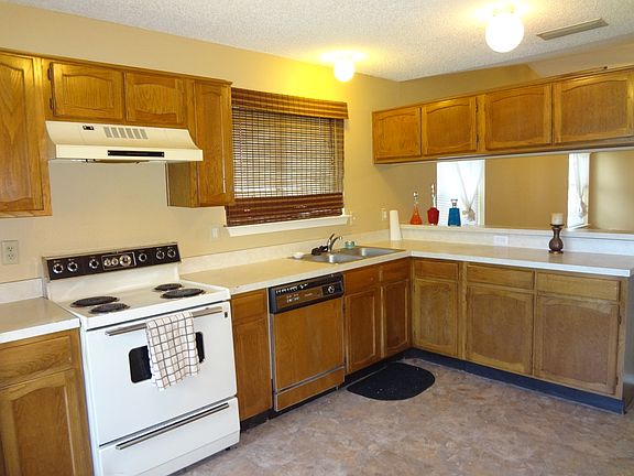 3rd image of 3804 Duck Creek Dr
