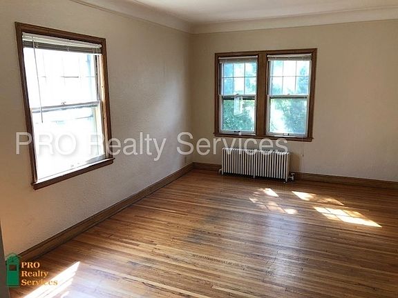 4th image of 1814 44th Ave N APT 4
