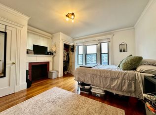 448 Park Dr APT 19, Boston, MA 02215