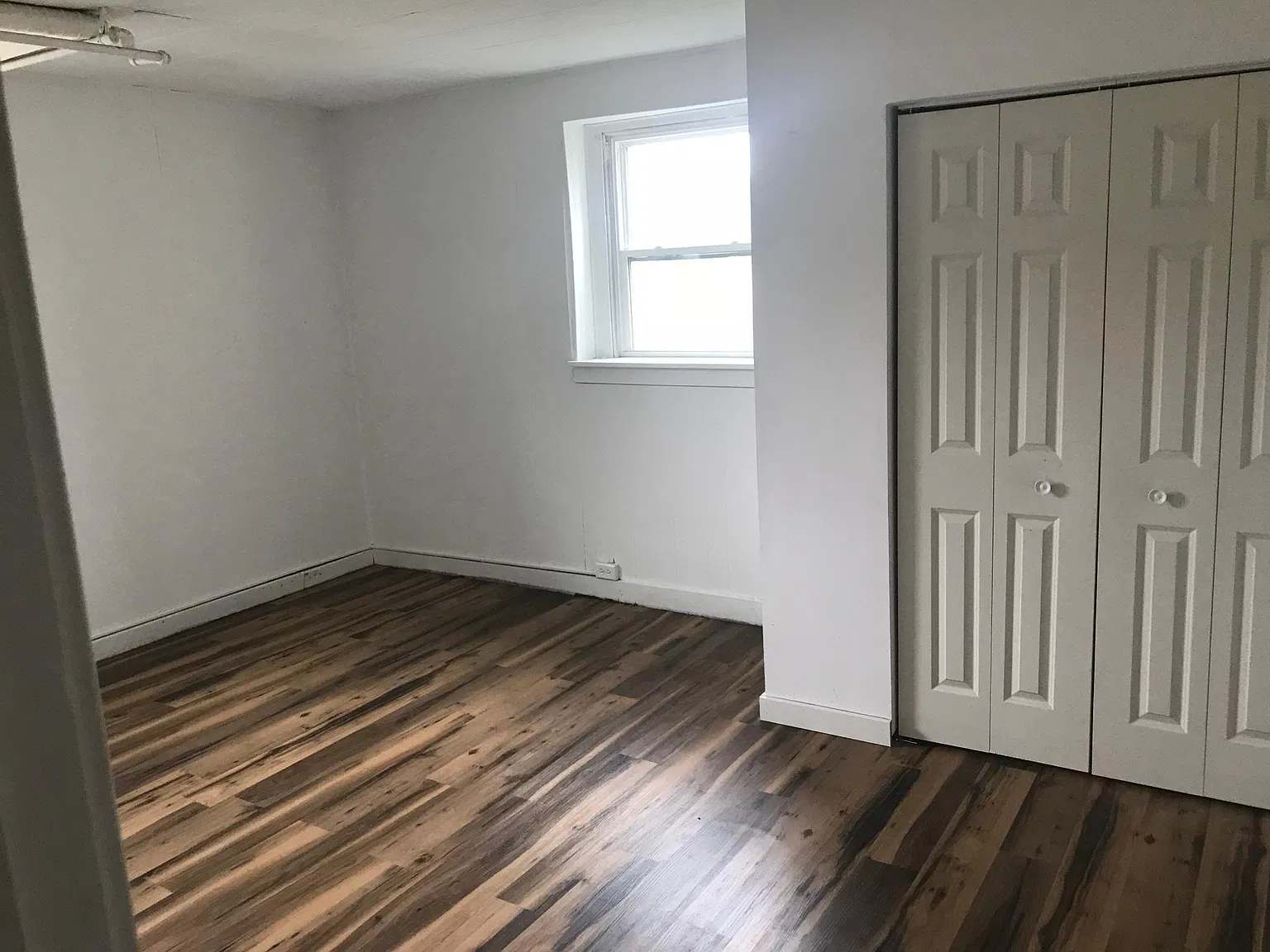 3 bed, 1000 sqft, $1,495 — Photo 2
