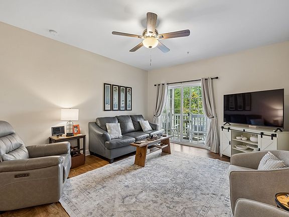 4th image of 8601 Peckham Ln Unit 5