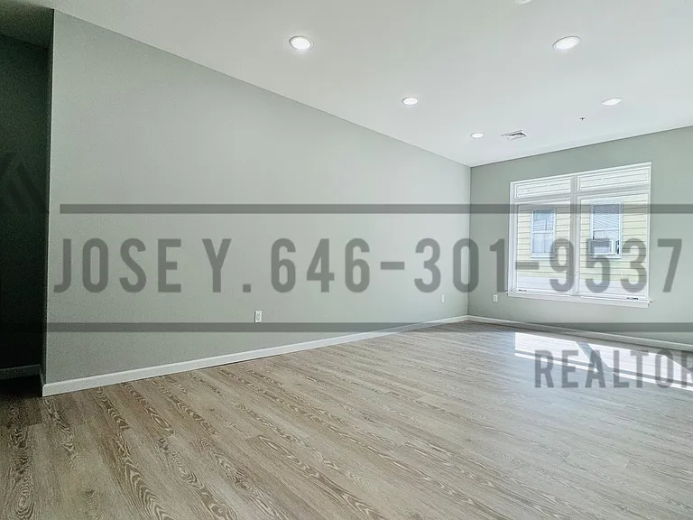 115-117 Hamilton Ave #197 — Photo 6