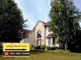 1588 Spinaker Dr, Woodbury, MN 55125