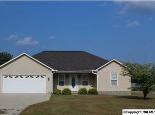 406 Wallace Rd, Hartselle, AL 35640