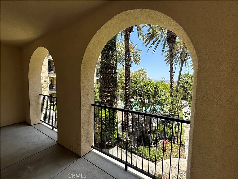 2250 Watermarke Pl — Photo 34
