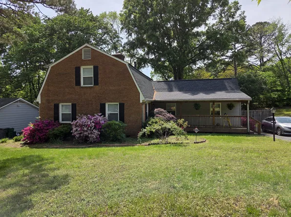 1322 Bonnie Ln, Charlotte, NC 28213