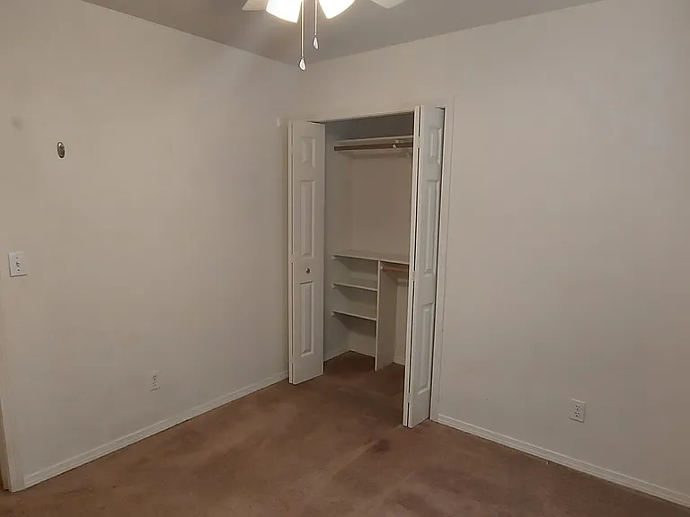 10916 W Glen Ellyn St — Photo 1