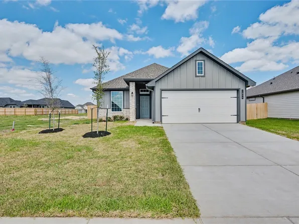 7804 Leadtree Dr, Navasota, TX 77868