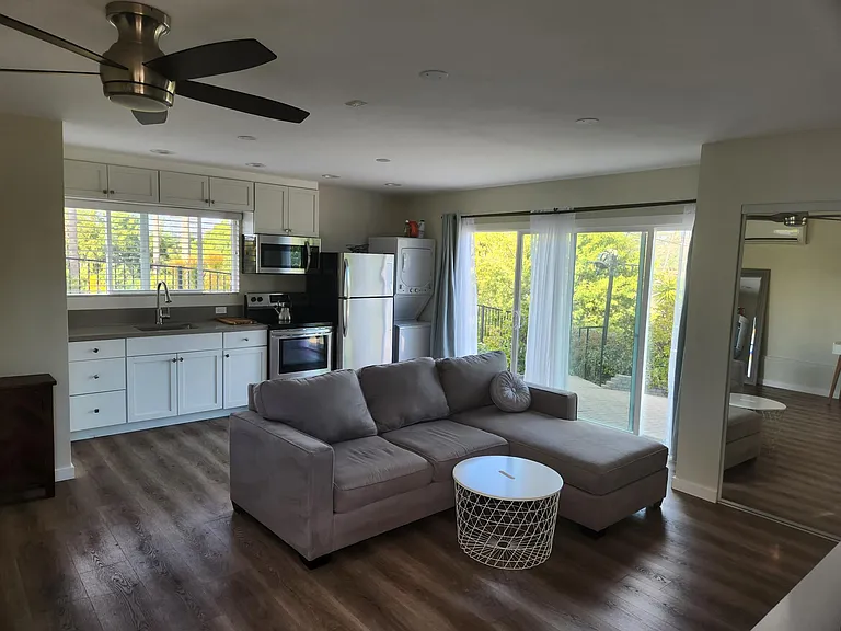 4200 Woodland Dr #GUEST HOUSE — Photo 2