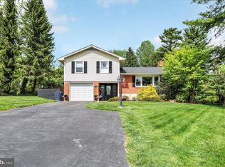 2656 Whispering Pines Rd, York, PA 17403