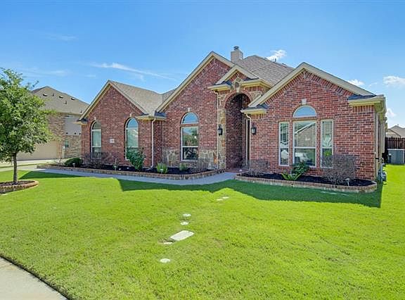 3rd image of 228 Chateau Ave