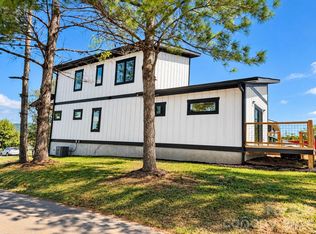 3 Locust St, Woodfin, NC 28804
