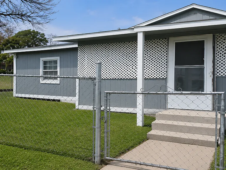 1108 Ell St #1 — Photo 2