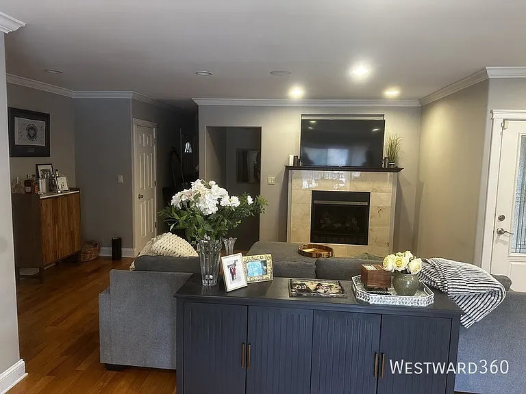 1226 W Huron St #101 — Photo 7