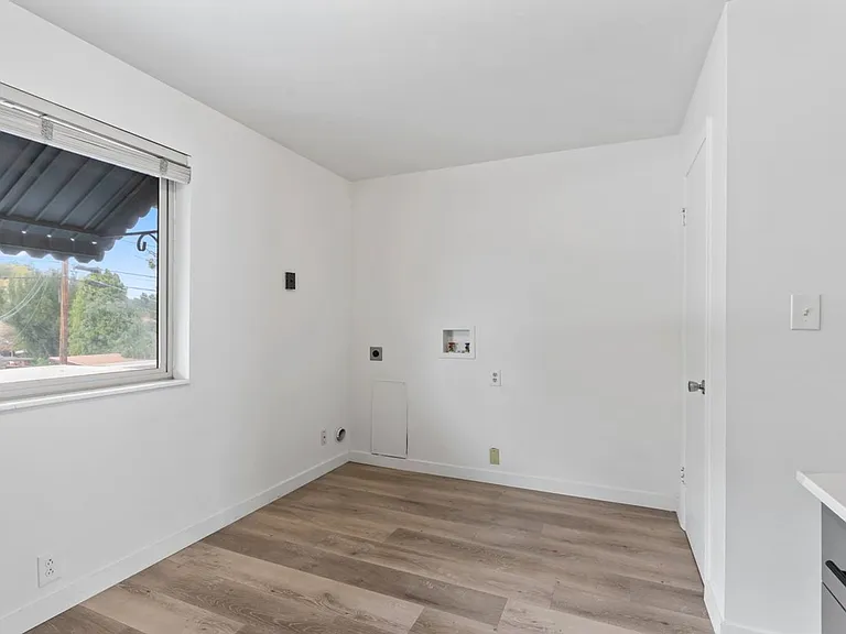 2614 S Green St — Photo 16