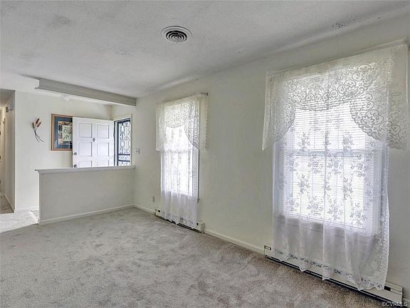 5th image of 25800 Tanglewood Dr