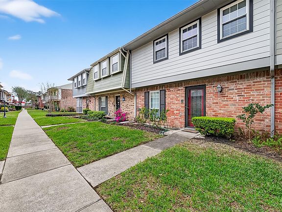 4th image of 14690 Perthshire Rd APT C