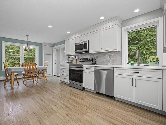2nd image of 13 Brandy Circle