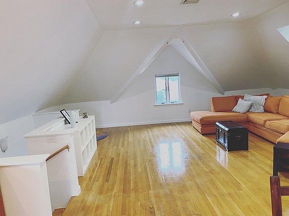 3rd image of 8 Lawrence St #3