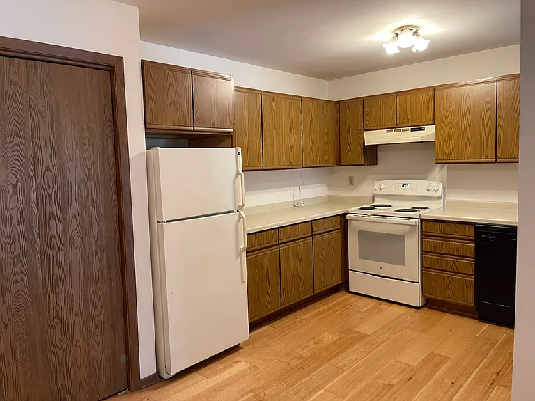 914 State St #3 — Photo 4