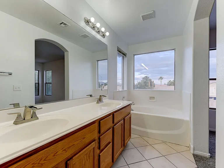 4548 Grand Rock Dr — Photo 7