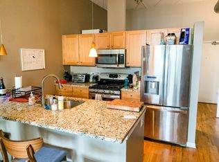 1645 W School St APT 203, Chicago, IL 60657