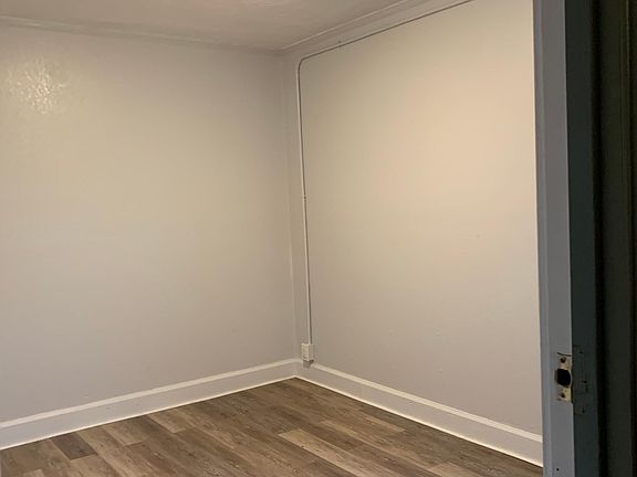 5th image of 134 Davidson Ave