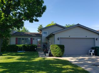 34468 N Saddle Ln, Gurnee, IL 60031