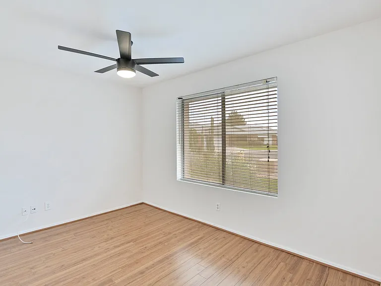 10440 E Becker Ln — Photo 14