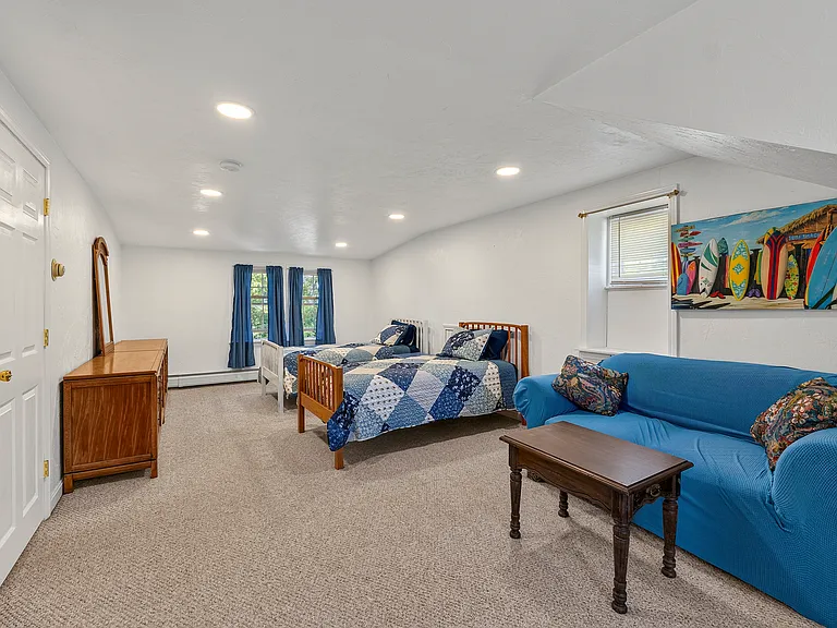 43 Airport Dr — Photo 18